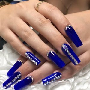 Meet your Posher, Claudia